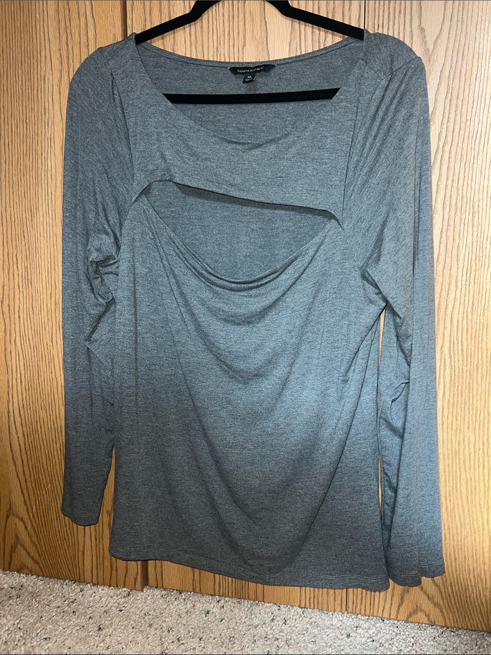 Banana Republic Heather Gray Long Sleeve  Top Cut Out Size XL